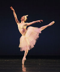Dancer Rachel Coats. Photographer Steve Wilson.